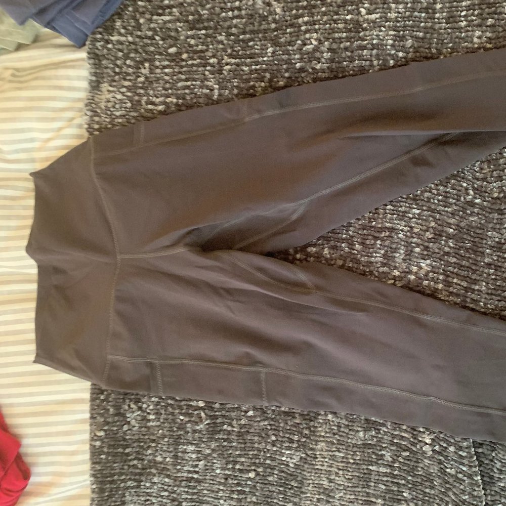 Colorfulkoala Grey Pocket Cropped Length Leggings